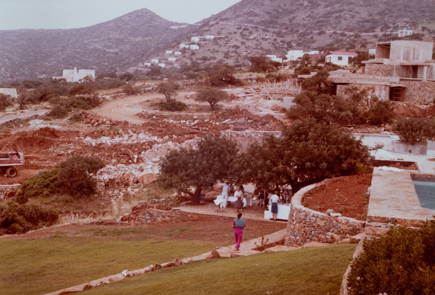 Archival photograph, 1983: bungalows 26 to 30 of Elounda Mare in foundation. From the family archive.